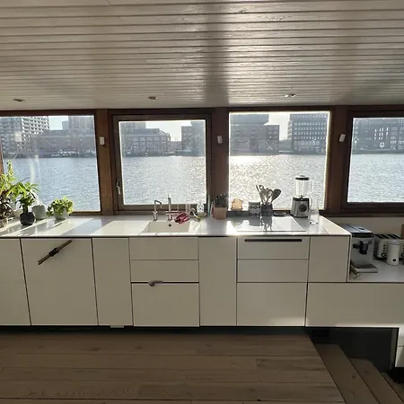 Ботель Stunning Boat With A View Амстердам