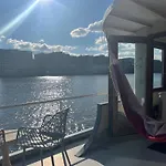 Stunning Boat With A View * 암스테르담