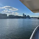 Stunning Boat With A View 암스테르담