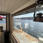 Stunning Boat With A View 보트호텔 암스테르담