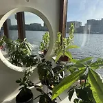 Båthotell Stunning Boat With A View