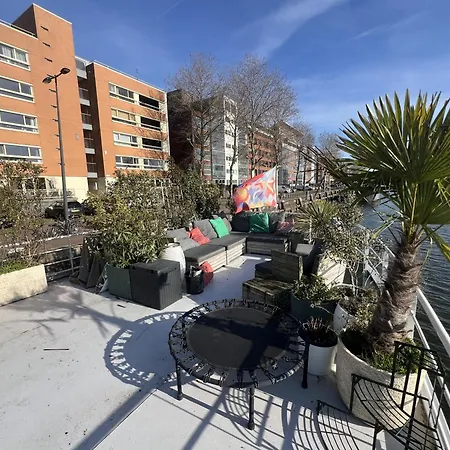 Stunning Boat With A View Botel