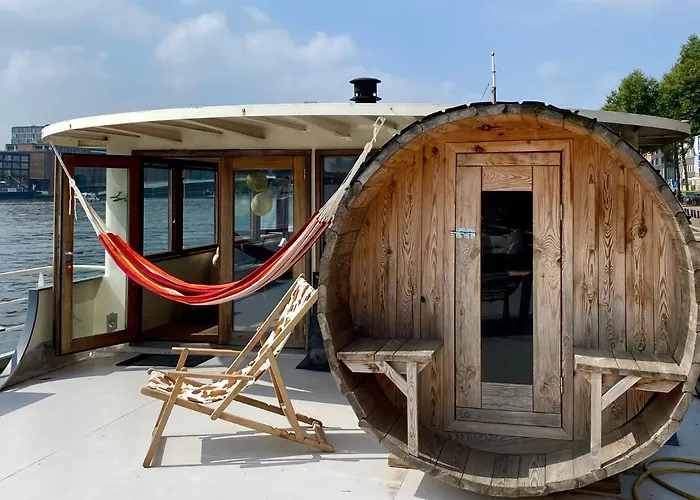 Ботель Stunning Boat With A View