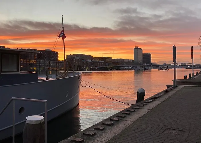 Ботель Stunning Boat With A View