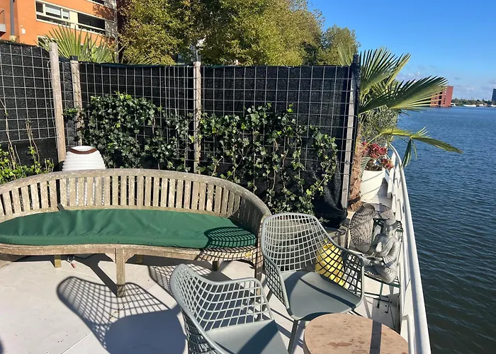 Stunning Boat With A View * Амстердам