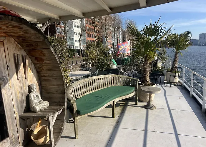 Stunning Boat With A View Амстердам