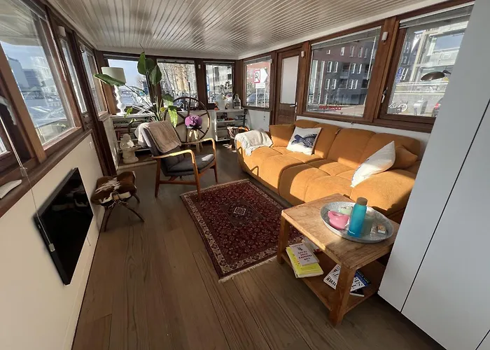 Stunning Boat With A View Амстердам