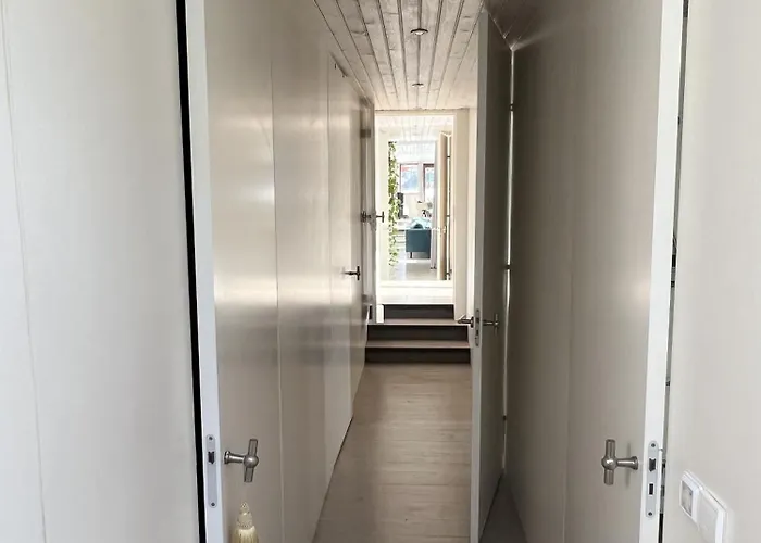 Stunning Boat With A View * Амстердам