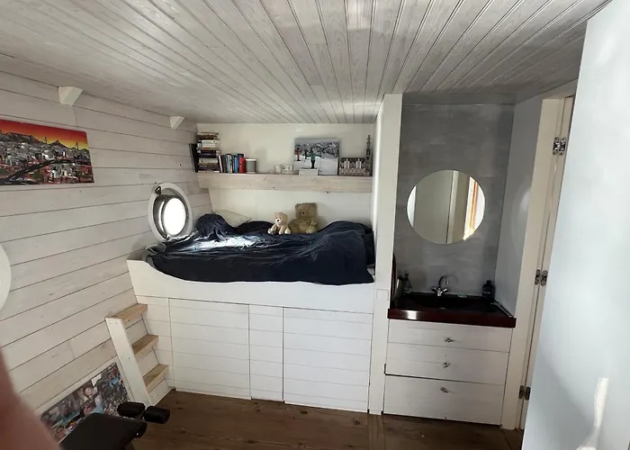 Ботель Stunning Boat With A View Амстердам