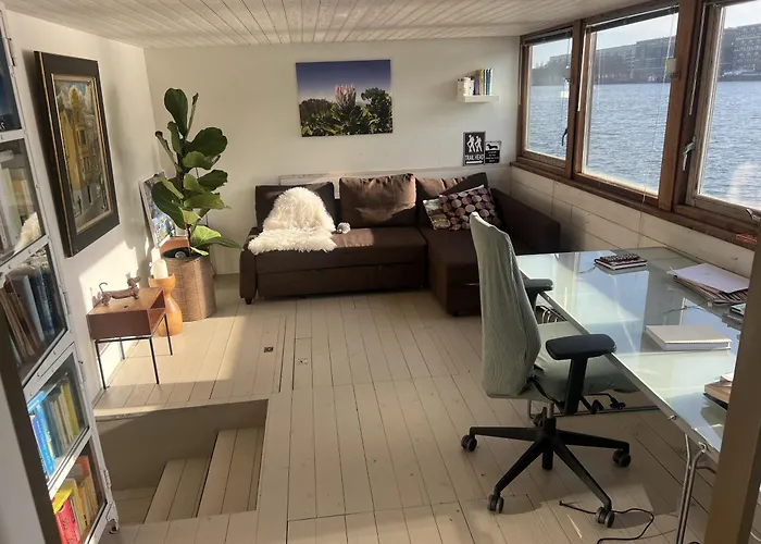 Stunning Boat With A View *