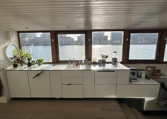 Ботель Stunning Boat With A View Амстердам