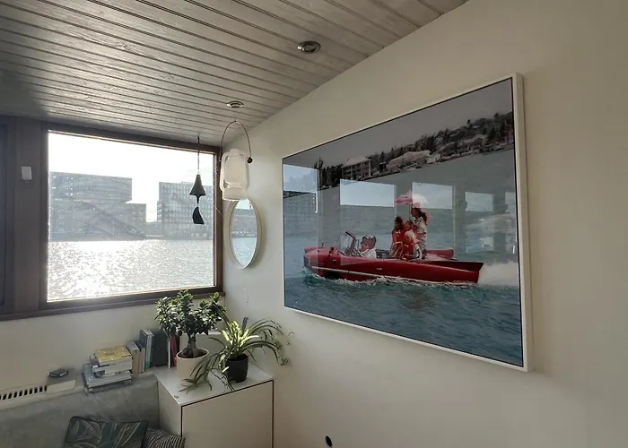 Stunning Boat With A View * Амстердам