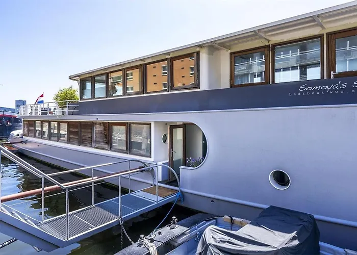 Ботель Stunning Boat With A View *