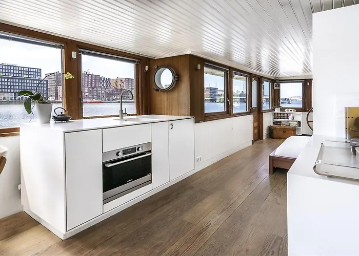 Stunning Boat With A View *